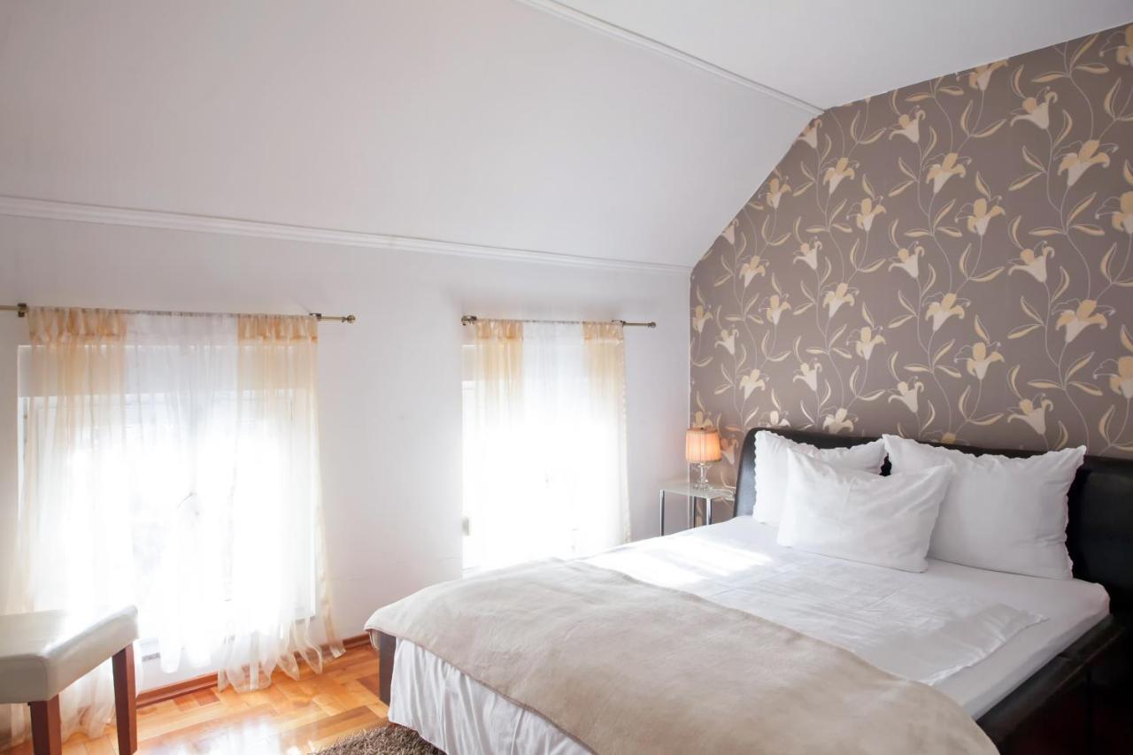 Vila Rosa Vukovar Bed & Breakfast Bagian luar foto