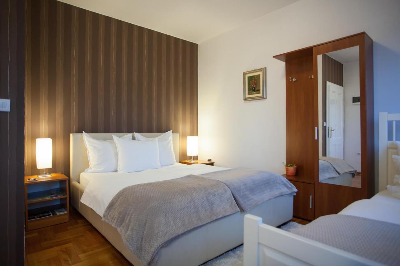 Vila Rosa Vukovar Bed & Breakfast Bagian luar foto