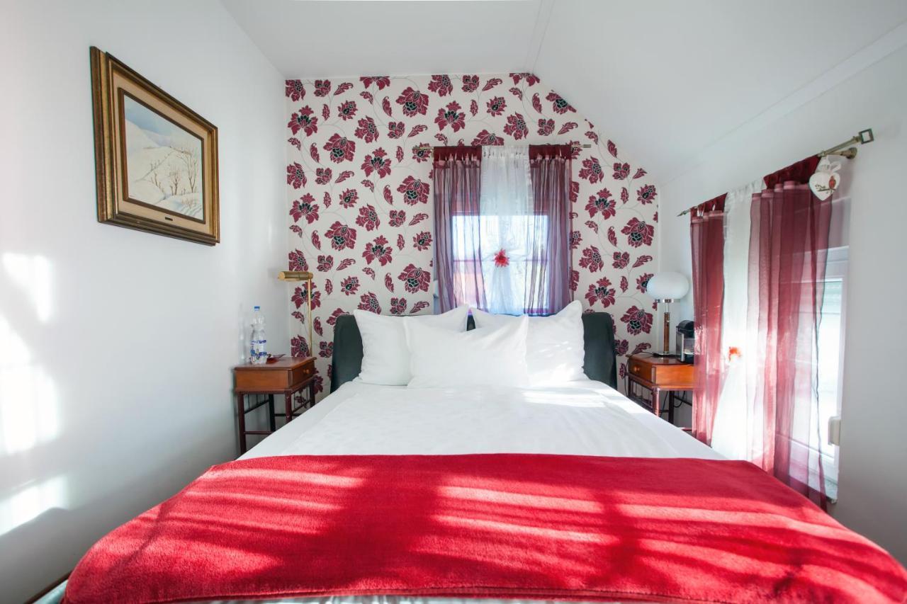 Vila Rosa Vukovar Bed & Breakfast Bagian luar foto